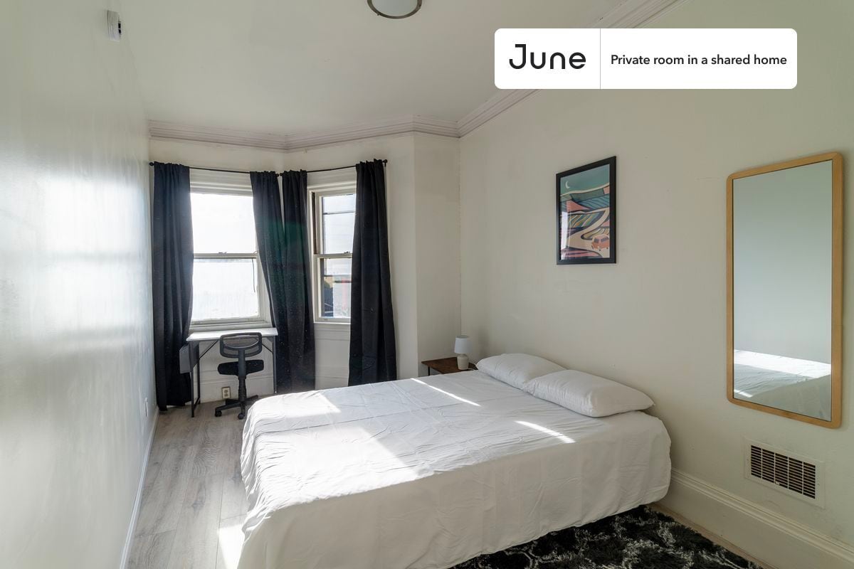 Private bedroom in 4 bed/1.5 bath Home - Private bedroom in 4 bed/1.5 bath Home