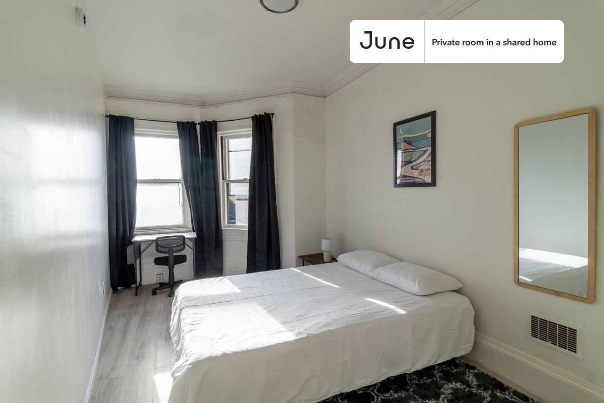 Foto principal - Room in Shared 4 bed/1.5 bath home