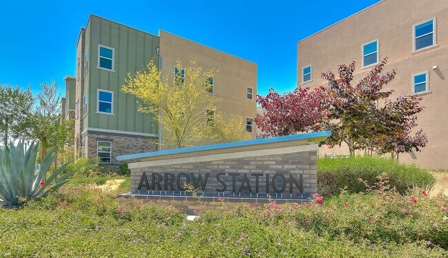 Foto del edificio - 8872 Maple Ave