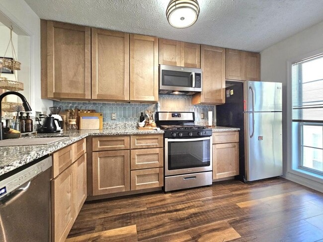 Building Photo - 7660 Willow Point Dr