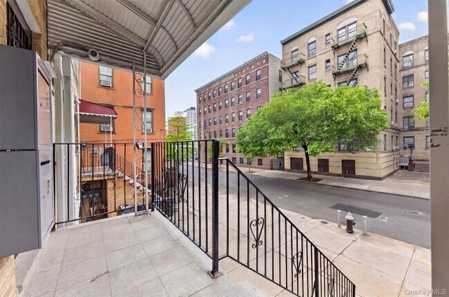 Foto del edificio - 315 E 163rd St
