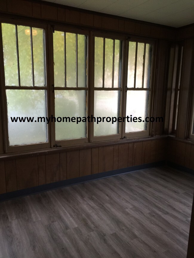 Building Photo - 532 Boyd St