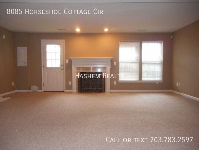 Foto del edificio - 8085 Horseshoe Cottage Cir