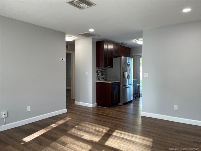 Building Photo - 406 Robalo Ct