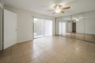 Building Photo - 237 Alemeda Dr