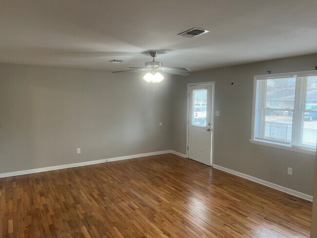 Foto del edificio - 3 Bed 2 Bath Home