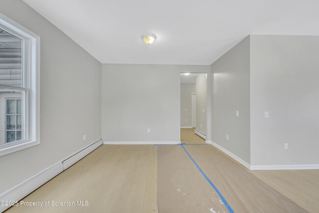 Foto del edificio - 108 E Market St