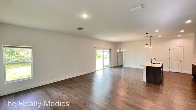 Foto del edificio - 4 br, 2 bath House - 2742 Wright Ave SE