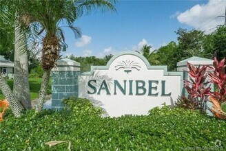 Building Photo - 7823 Sanibel Dr