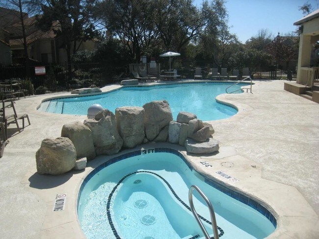 Foto del edificio - 18732 Vista Del Sol Dr