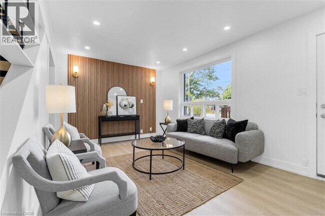 Building Photo - 24 Eaton Pl