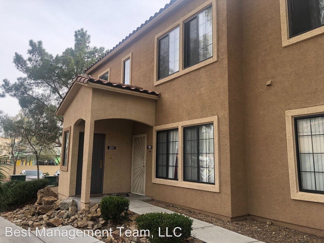 Foto principal - 2051 Hussium Hills St