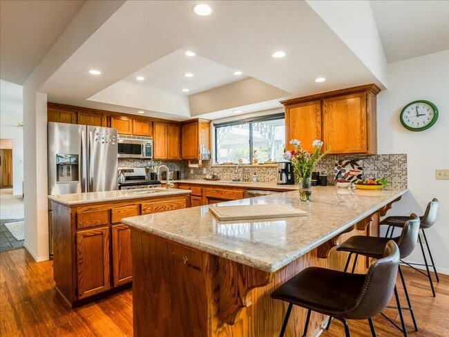 Building Photo - 271 Twin Ridge Dr