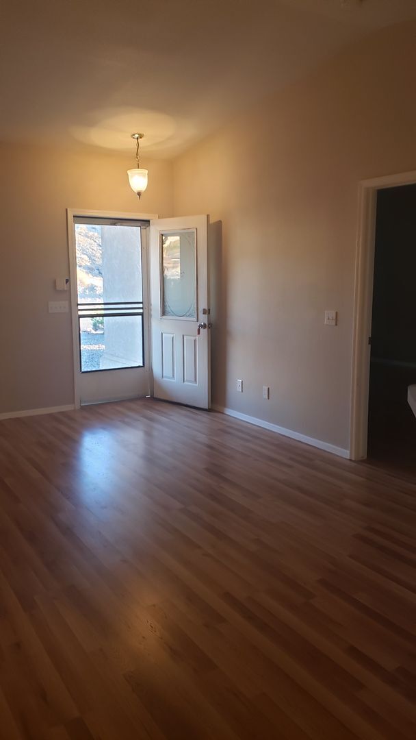 Foto del edificio - Unfurnished Long Term Rental