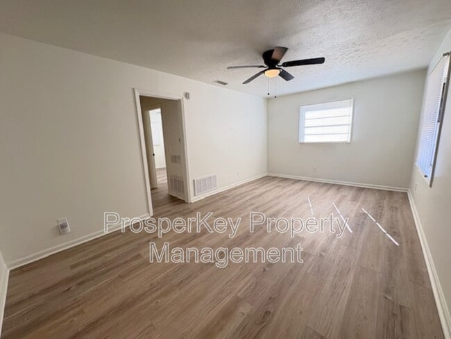 Foto del edificio - 2236 Danbury Dr