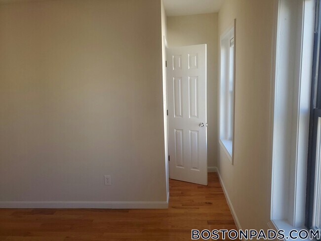 Foto del edificio - 914 Dorchester Ave