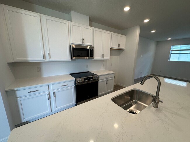 Foto del edificio - Stunning newly built 3/2.5 Town Home in St...
