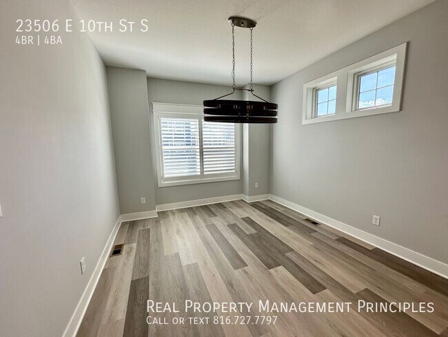 Foto del edificio - 23506 E 10th St S