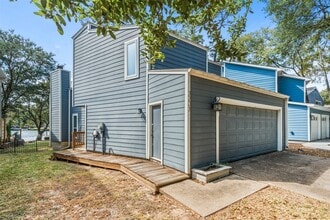 Building Photo - 3203 Poe Dr