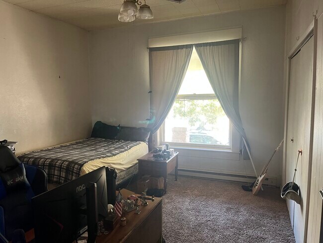 Unidad de dormitorio A - 415 N Chauncey Ave