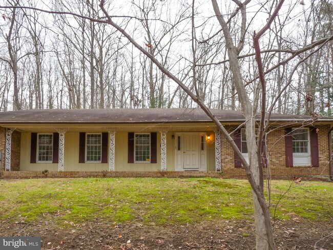 Building Photo - 690 Discovery Rd
