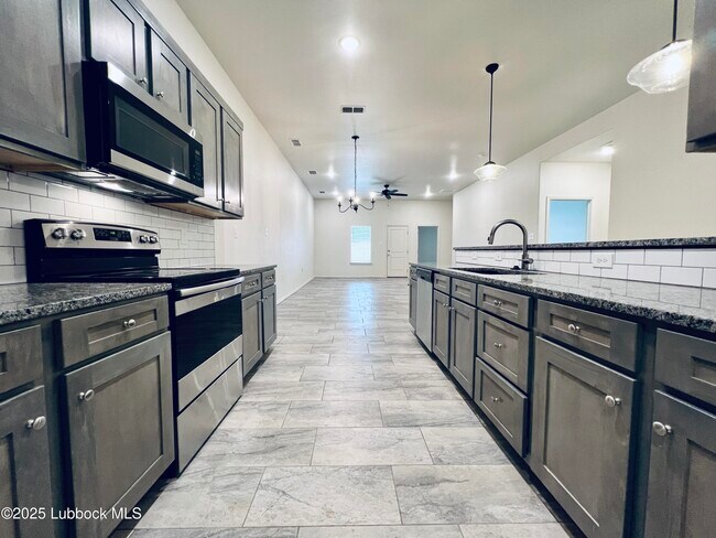 Foto del edificio - 5518 Kemper St