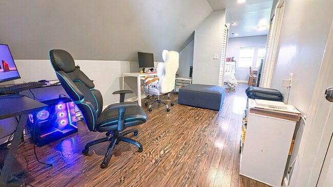 Foto del edificio - 2656 N Ashland Ave