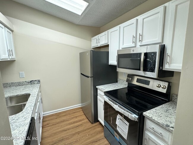 Building Photo - 3554 Rain Forest Dr W