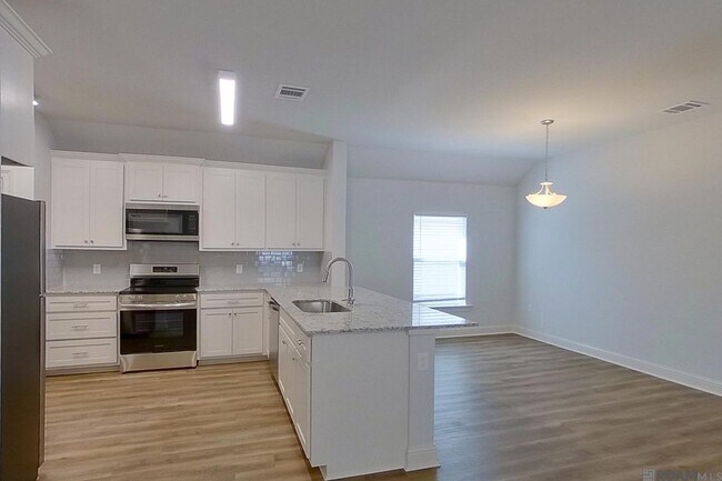 Foto del edificio - 17617 Carlisle Ave