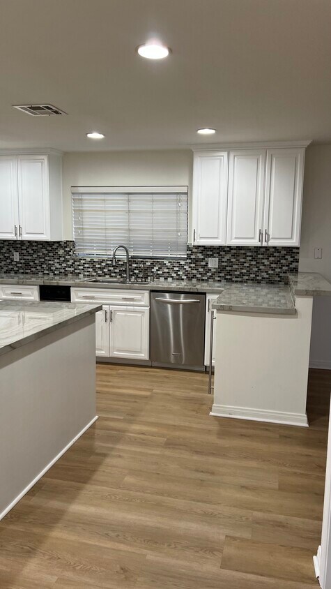Primary Photo - 6245 Jumilla Ave