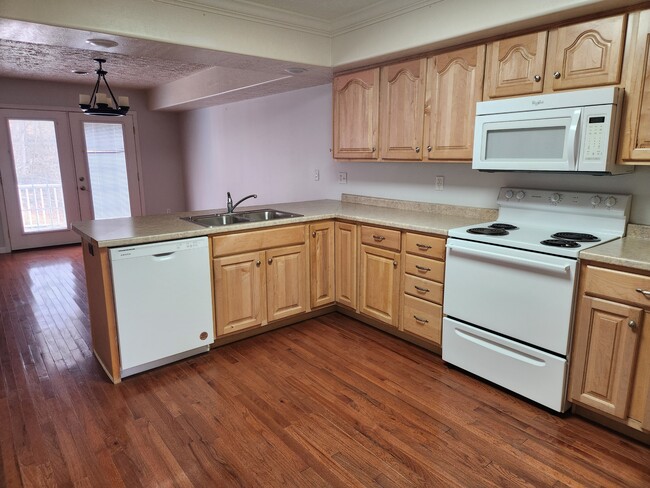 Foto del edificio - 28 Holler Rd