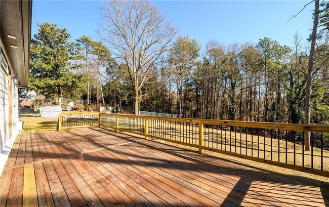 Building Photo - 537 Stillwood Dr