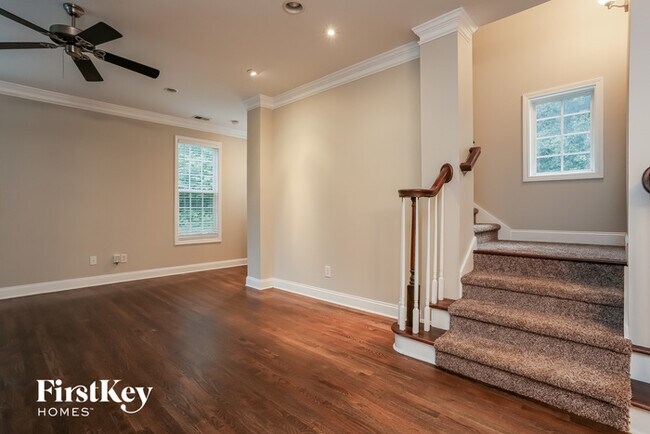 Building Photo - 4915 Wycliffe Dr SW