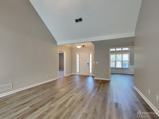 Foto del edificio - 3490 Glen Summit Ln