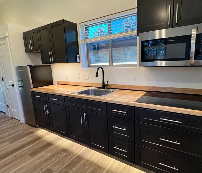Building Photo - Newly Built! 1 Bed, 1 Bath Home with a ful...