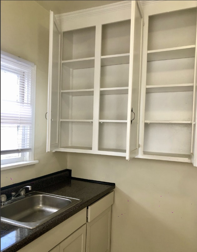 Building Photo - Reno Arms- All Utilities Included