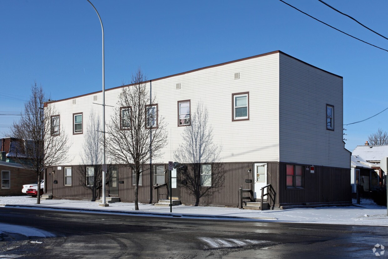 Primary Photo - Winchester Apartments