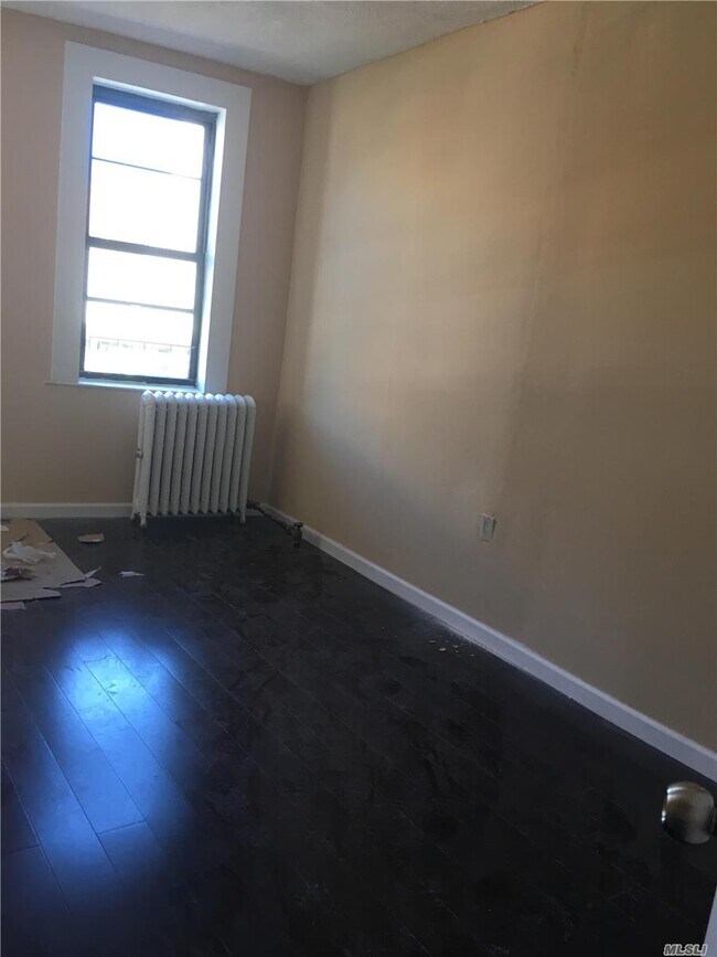 Foto del edificio - 103-14 Northern Blvd