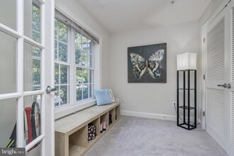 Building Photo - 610 Eden Pl