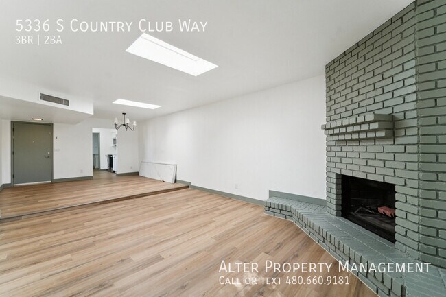 Foto del edificio - 5336 S Country Club Way