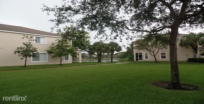 Building Photo - 3 br, 2.5 bath Townhome - 4946 Palmbrooke Cir