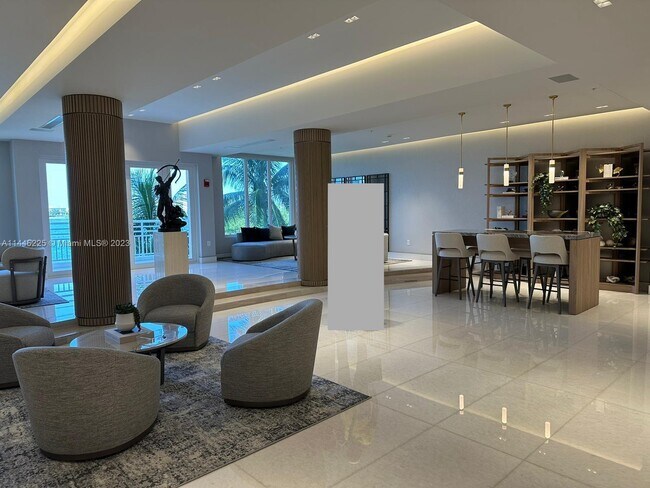 Building Photo - 888 Brickell Key Dr