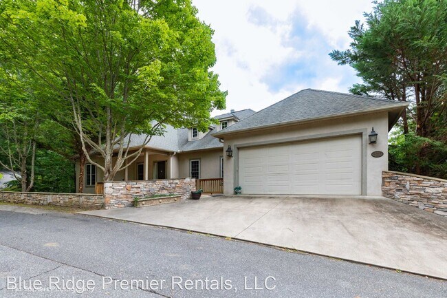 Building Photo - 4 br, 3 bath House - 370 Country Club Drive