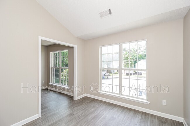 Building Photo - 5037 Kens Ct