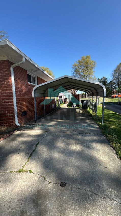 Building Photo - 1701 Phillips Ave