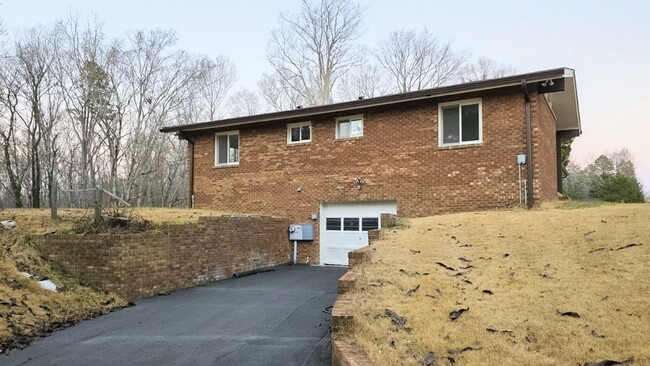 Foto del edificio - 3460 W Lexington Avenue Ext