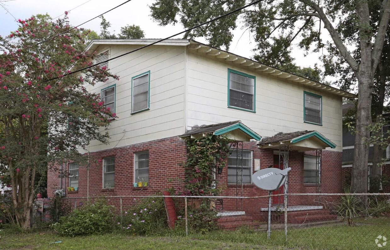 Primary Photo - 931 Rubel St