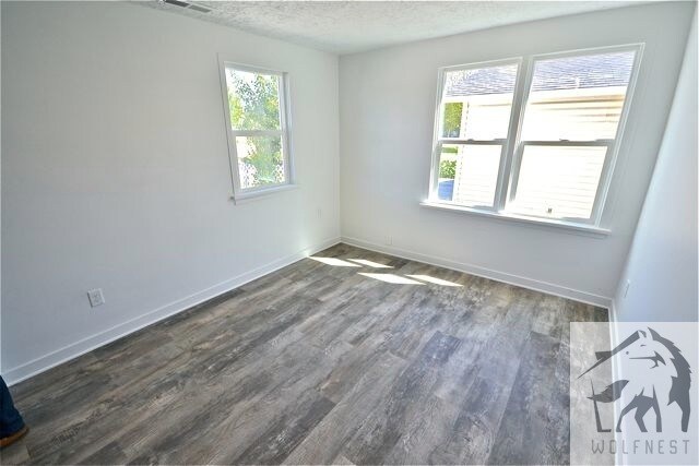Foto del edificio - Fantastic 4 Bedroom Riverton Duplex