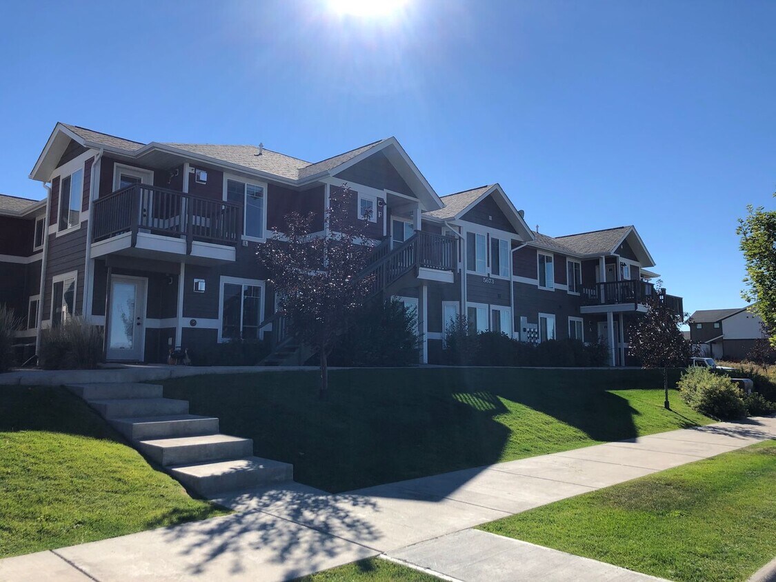 Primary Photo - 2 Bedroom, 2 Bathroom Condo