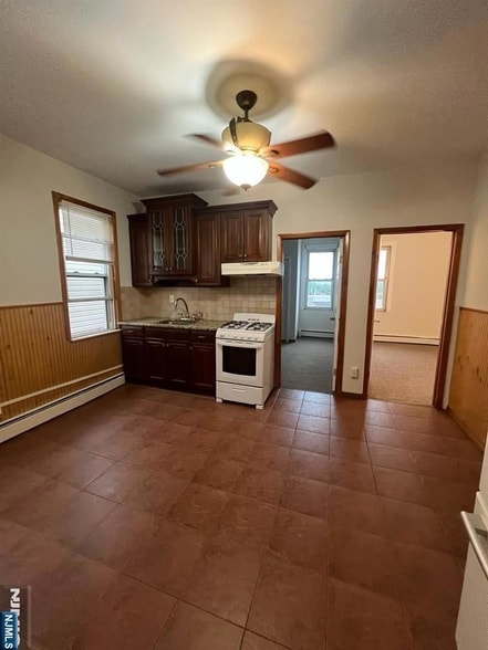 Photo - 16 Farnham Ave Apartment